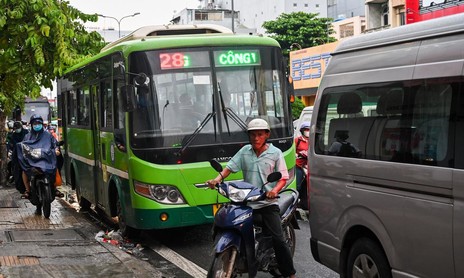 TPHCM: Đề xuất dùng xe buýt nhỏ ở những tuyến đường hẹp và hay ùn tắc