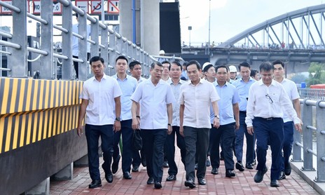 Thủ tướng kiểm tra hai dự án hạ tầng chống ngập và cải tạo môi trường trị giá hơn 19.000 tỷ đồng tại TPHCM