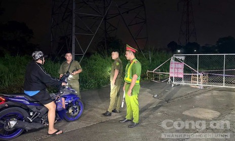 Công an TPHCM tập trung ứng phó thời tiết diễn biến phức tạp, mưa lũ, sẵn sàng hỗ trợ người dân