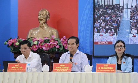 TPHCM: Cử tri đề nghị sớm đầu tư mở rộng một số tuyến đường, các công trình dân sinh