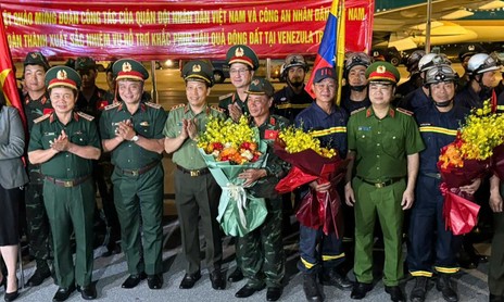 Đoàn cứu hộ Việt Nam về nước an toàn sau khi giúp Venezuela khắc phục hậu quả động đất