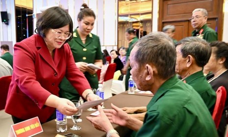 TPHCM: Động viên, tri ân, chia sẻ những khó khăn với gia đình liệt sĩ, thương binh