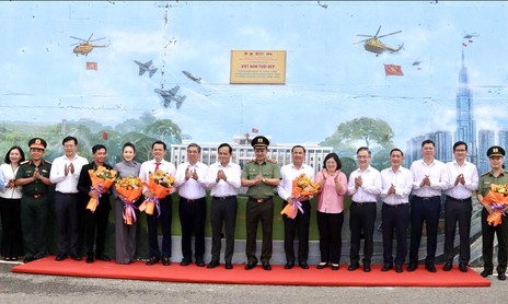 Khánh thành công trình bích họa Việt Nam tươi đẹp thứ 22 – Bản hùng cả của 34 tỉnh, thành
