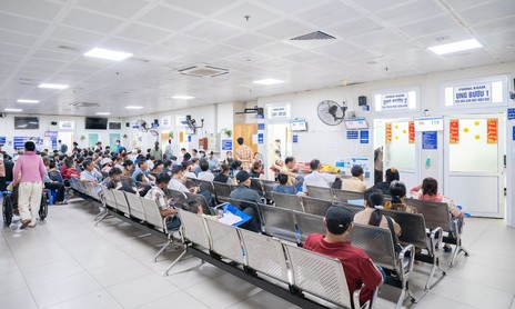 Bệnh viện Chợ Rẫy cảnh báo 'dịch vụ' bốc số nhỏ, khám bệnh nhanh trên MXH