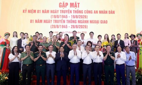 Tổng Bí thư, Chủ tịch nước Tô Lâm dự gặp mặt nhân kỷ niệm Ngày truyền thống ngành Công an và ngành Ngoại giao