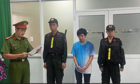 Công an TPHCM: Triệt phá đường dây buôn bán dép giả nhãn hiệu “Havaianas”, thu giữ trên 11.000 đôi dép