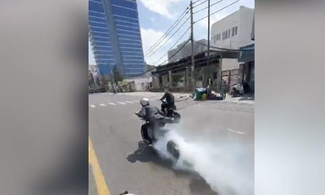 Công an TPHCM triệu tập 21 đối tượng liên quan vụ 'đi bão' bằng dàn xe điện độ chế
