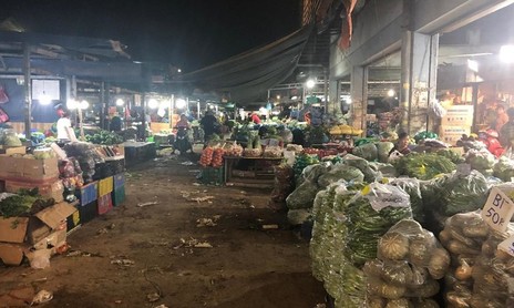 Tiểu thương chợ đầu mối ở TPHCM kêu cứu