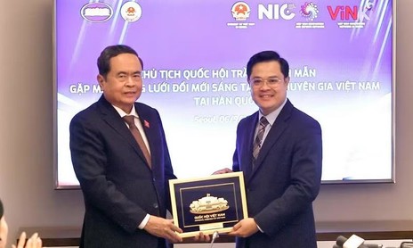 Chủ tịch Quốc hội gặp các thành viên Mạng lưới Đổi mới sáng tạo và chuyên gia Việt Nam tại Hàn Quốc