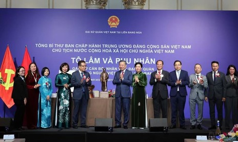 Tổng Bí thư, Chủ tịch nước mong các doanh nhân, nhà khoa học người Việt tại Nga là hạt nhân thúc đẩy hợp tác hai nước