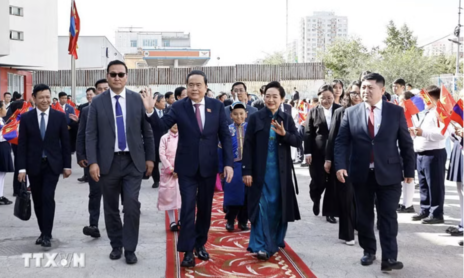 Chủ tịch Quốc hội Trần Thanh Mẫn thăm ngôi trường mang tên Chủ tịch Hồ Chí Minh tại Mông Cổ