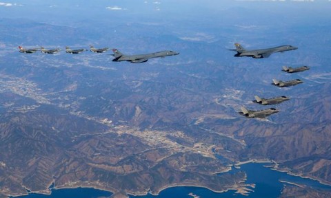 Hàn Quốc điều chiến đấu cơ theo sát máy bay Nga – Trung vào ADIZ