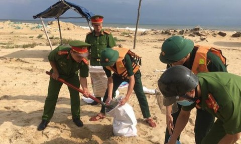 Lực lượng vũ trang Thừa Thiên-Huế toả xuống cơ sở giúp dân chống bão
