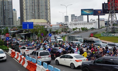 Người dân cần nắm rõ lộ trình thay thế khi cầu vượt Nguyễn Hữu Cảnh cấm lưu thông