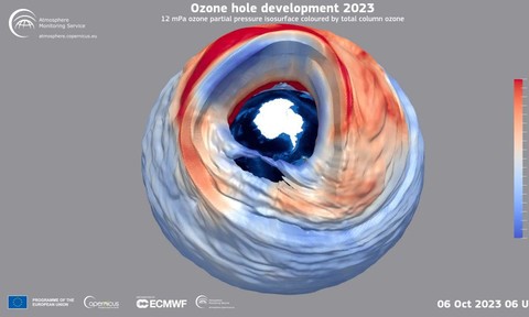 Các nhà khoa học cảnh báo lỗ thủng tầng ozone đang mở rộng