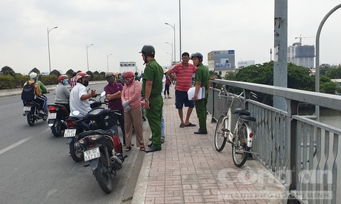 Người đàn ông để lại xe đạp, nhảy sông Sài Gòn tự tử