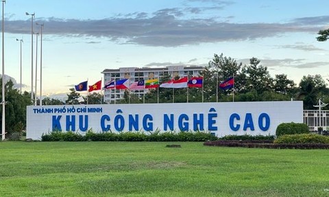 Trưởng BQL Khu Công nghệ cao TPHCM bị cách tất cả chức vụ trong Đảng