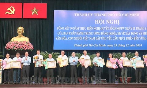 Xây dựng môi trường văn hóa lành mạnh, tiến bộ và nét riêng của TPHCM