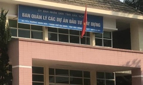 "Sếp" xin nghỉ việc vì… xài bằng giả