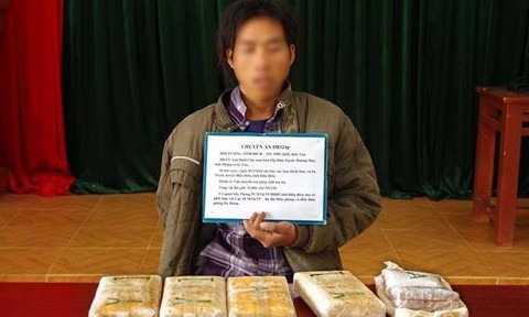 Nhập cảnh trái phép để vận chuyển thuê 32.000 viên ma túy vào Việt Nam