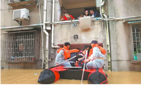 Hàng chục ngàn người sơ tán do lũ lụt lịch sử ở miền nam Trung Quốc