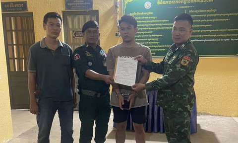 Bắt đối tượng truy nã đặc biệt nguy hiểm trốn sang Campuchia