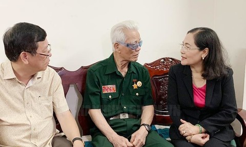 Lãnh đạo TPHCM thăm các cựu chiến binh tham gia chiến dịch Điện Biên Phủ
