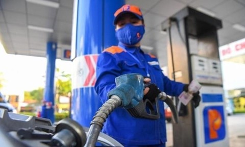 Giá xăng dầu tiếp tục giảm, xăng RON95-III xuống dưới 23.000 đồng/lít