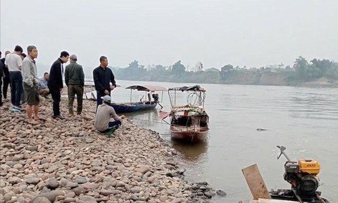 Đang điều tra làm rõ nguyên nhân hai vợ chồng bị đuối nước tử vong