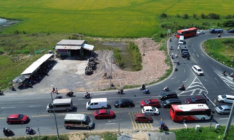 An Giang: Kẹt xe kéo dài trên tuyến tránh Long Xuyên