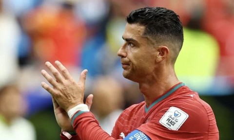 Siêu sao Ronaldo bất ngờ rời khỏi nơi đóng quân của đội tuyển Bồ Đào Nha tại Đan Mạch gây chấn động