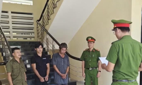 Khởi tố, bắt tạm giam 2 cha con cùng về tội “mua bán trái phép chất ma túy"