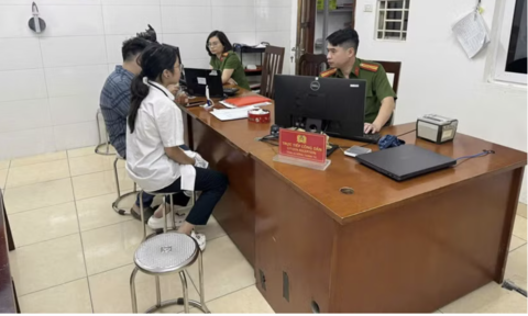 Công an phường Hai Bà Trưng, Hà Nội: Hành chính xuyên đêm - Tận tâm vì dân phục vụ
