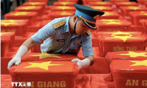 Vận chuyển, bàn giao 8.453 mẫu sinh phẩm hài cốt liệt sỹ phục vụ giám định ADN
