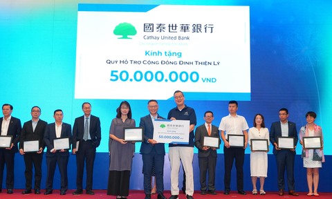 Công ty Phú Mỹ Hưng và Quỹ Đinh Thiện Lý trao tặng học bổng trị giá 11,4 tỷ đồng
