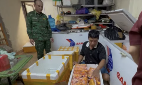 Triệt phá đường dây tuồn hàng tấn thực phẩm bẩn mỗi ngày qua cửa khẩu vào Việt Nam