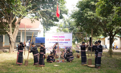 Phục dựng Lễ mừng lúa mới của người Jrai