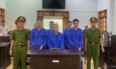 Hơn 33 năm tù cho nhóm đối tượng vận chuyển trái phép 355kg pháo hoa nổ