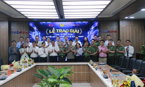 Công an TPHCM chung tay trang bị 'sức đề kháng số' cho người dân