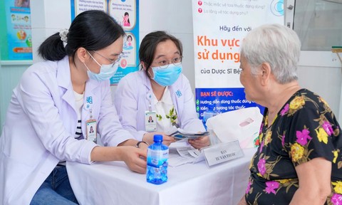 TPHCM: Gần 30.000 người dân được khám sức khỏe miễn phí trong ngày ngành Y tế ra quân