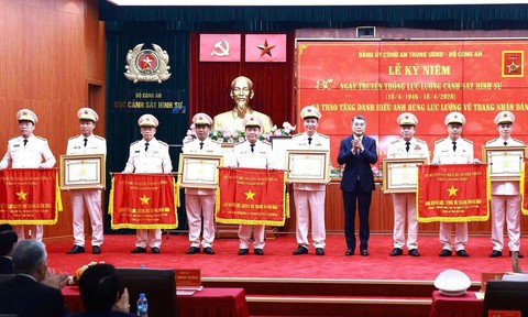 Phòng Cảnh sát hình sự Công an TPHCM vinh dự được phong tặng danh hiệu Anh hùng LLVTND lần thứ 2