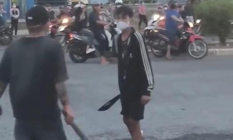 Video: Bắt khẩn cấp 4 đối tượng rượt đuổi, đánh nhau từ mâu thuẫn khi làm việc tại công ty Rita