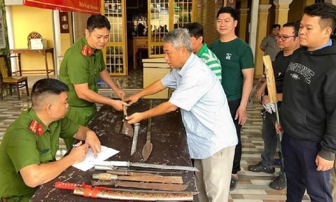 Bài 2: Đổi mới tư duy phục vụ Nhân dân, phát triển kinh tế - xã hội