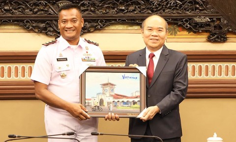 Tàu Hải quân Indonesia thăm hữu nghị và giao lưu tại TP.HCM