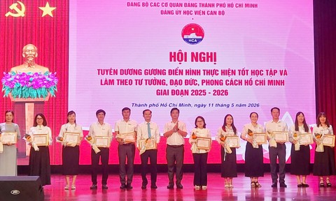 Tuyên dương điển hình học tập và làm theo Chủ tịch Hồ Chí Minh giai đoạn 2025 - 2026