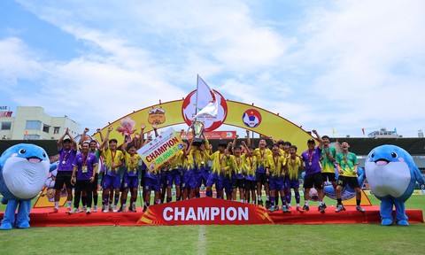 CLB Hà Nội đoạt cúp vô địch tại Giải Festival Quốc tế U14 2026