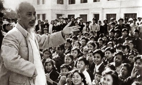 Bác Hồ - Nhà tư tưởng lớn, nhà văn hóa lớn