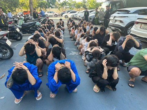 Video Công an TPHCM bắt, xử lý 140 đối tượng trong đường dây ma túy liên tỉnh