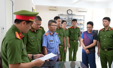 Bắt quả tang cán bộ thuế ‘cưỡng đoạt’ 100 triệu đồng của doanh nghiệp