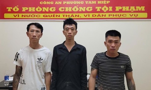 Một thanh niên bị nhóm côn đồ chặn xe tấn công lúc đi đường